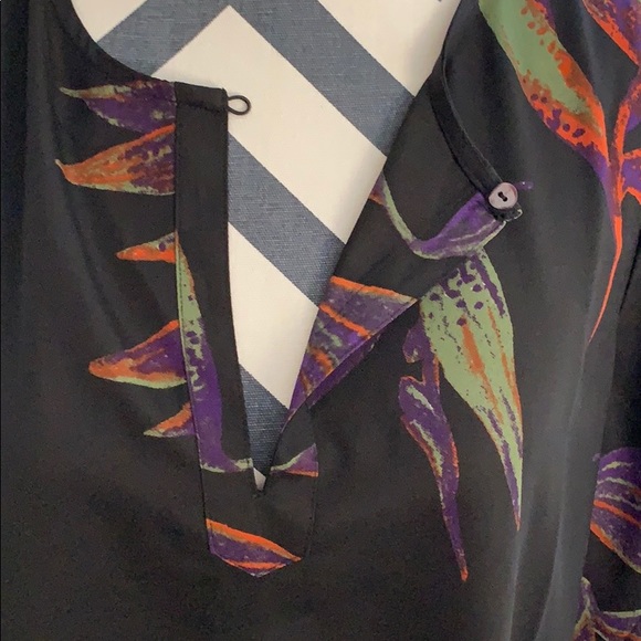 Tres Jolie Blouse -  Bird of Paradise Print NWT - Picture 3 of 7